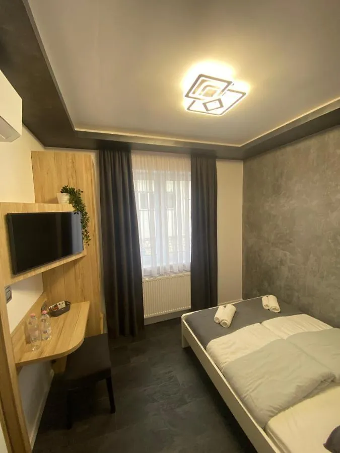 Bed and Breakfast Airport Almaskert Panzio Вечеш Венгрия